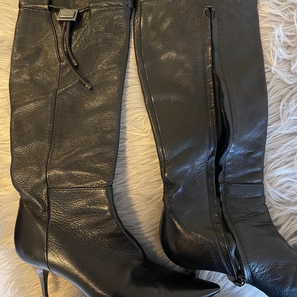 Authentic Burberry Boots - Picture 1 of 5